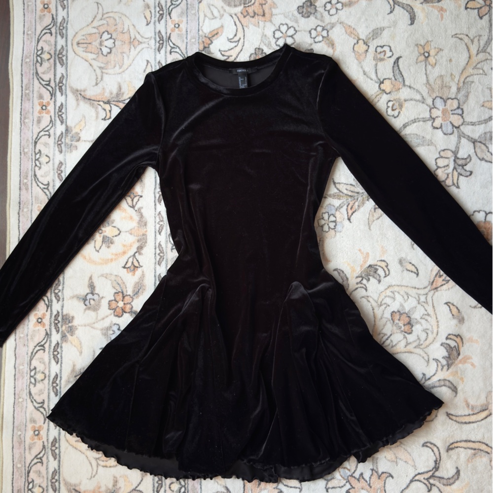 Velvet Black Long Sleeve Dress